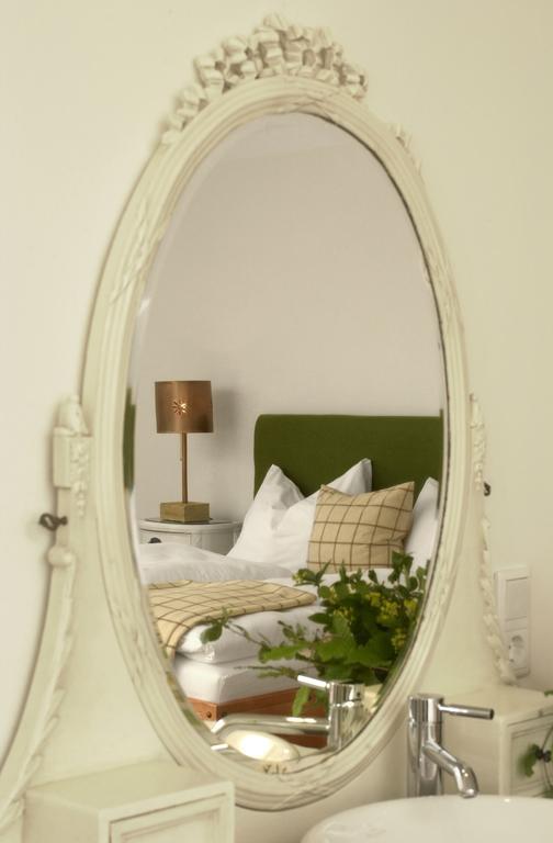 Hotel Gasthof Zur Post Sankt Gilgen Room photo
