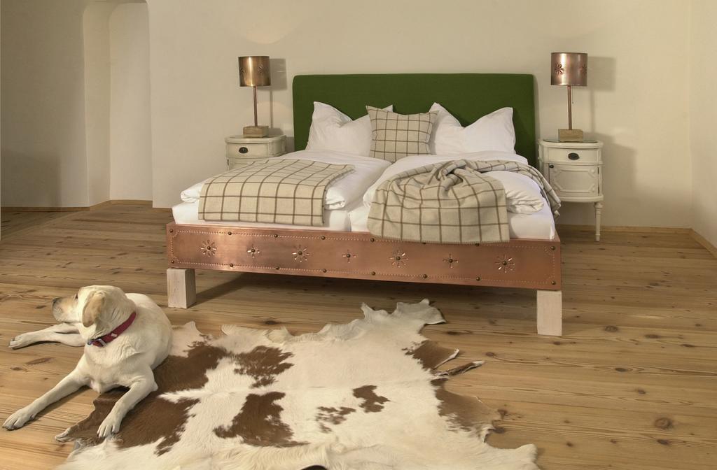 Hotel Gasthof Zur Post Sankt Gilgen Room photo